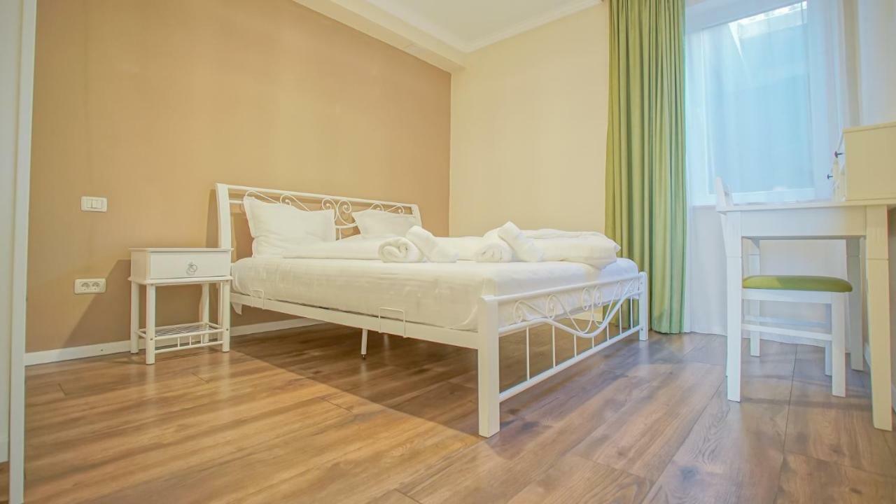 Cn2I Luxury Accommodation/Maior Cranta Brasov Exterior photo